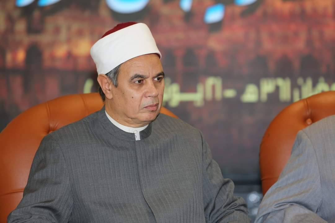 الأزهرُ الميمونُ بورك خالداً .. شمسُ الدّنا ومنارةُ الأزمانِ