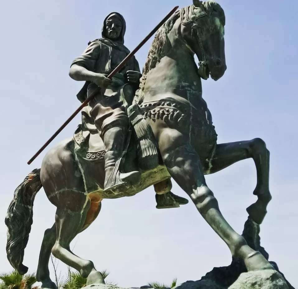 تمثال القائد طارق بن زياد