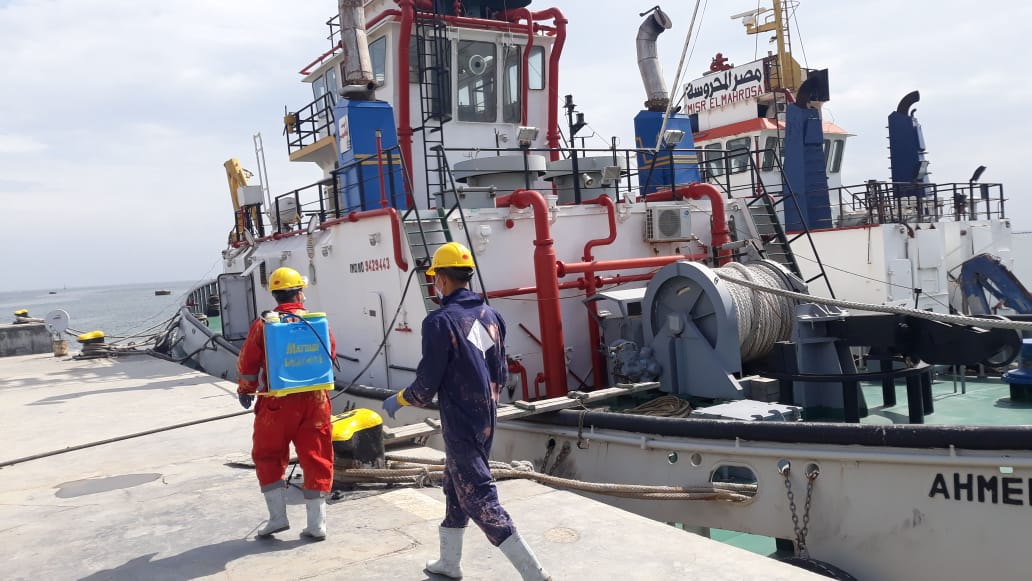  استمرار أعمال التعقيم والتطهير بمنشآت وموانئ المنطقة الاقتصادية