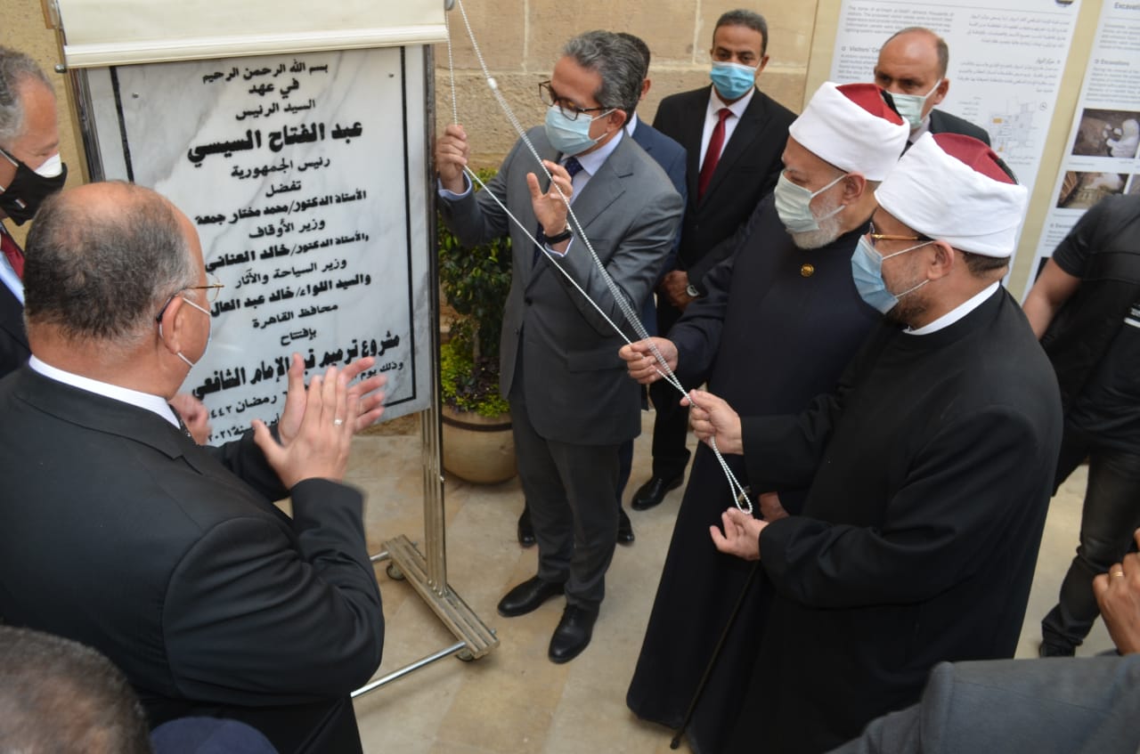 وزير الاوقاف خلال الافتتاح