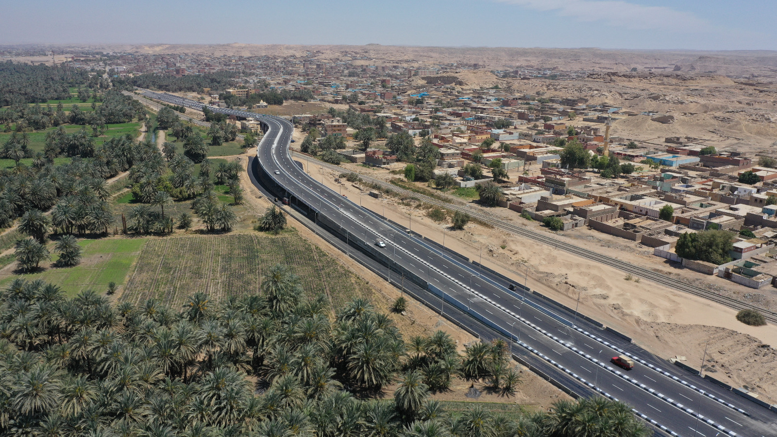 التشغيل التجريبي لكباري السيل والمضيق أمام الحركة المرورية بأسوان