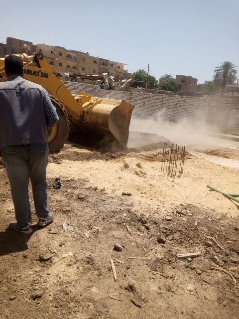 إزالة ٣ حالات تعدى على الأراضى الزراعية بإسنا جنوب الأقصر