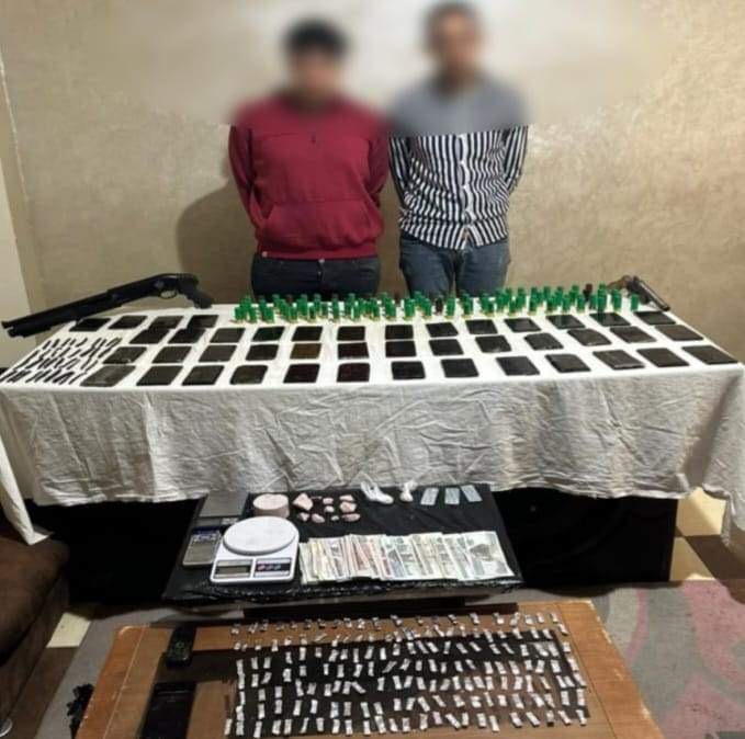 المتهمان والمضبوطات 
