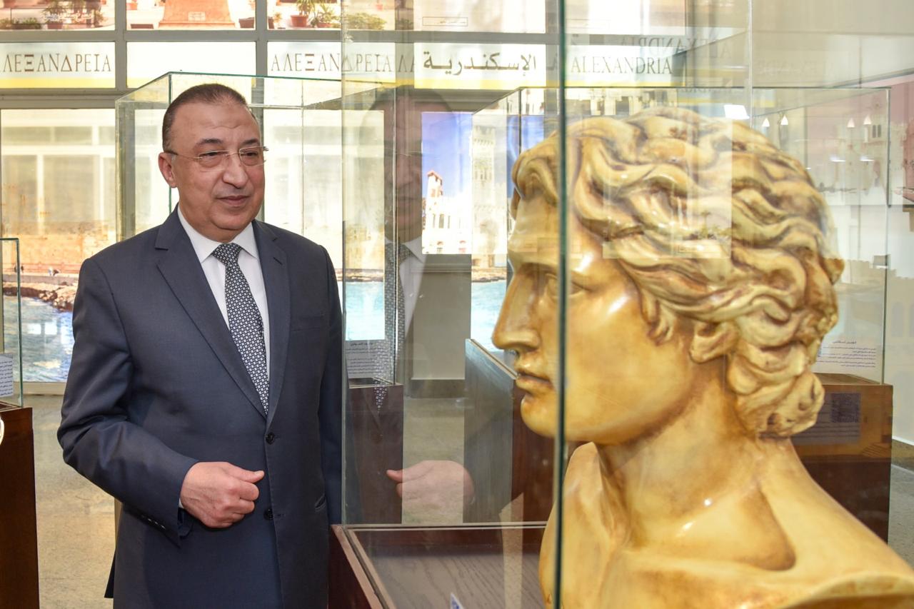 الشريف يفتتح أعمال تطوير المدخل الرئيسي لمبنى ديوان عام المحافظة