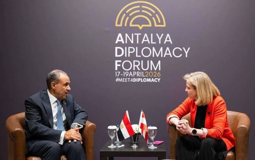 وزير الخارجية يبحث التعاون مع نظيرته النمساوية 