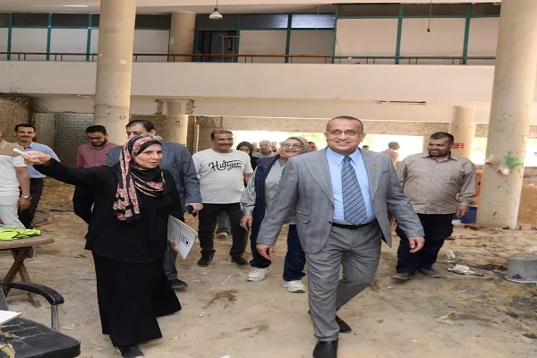 عميد طب أسيوط يتفقد أعمال الإحلال والتجديد بوحدة الكلى القديمة 