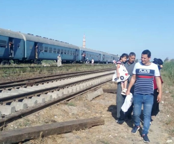 خروج 3 عربات قطار بضائع عن القضبان بالبحيرة