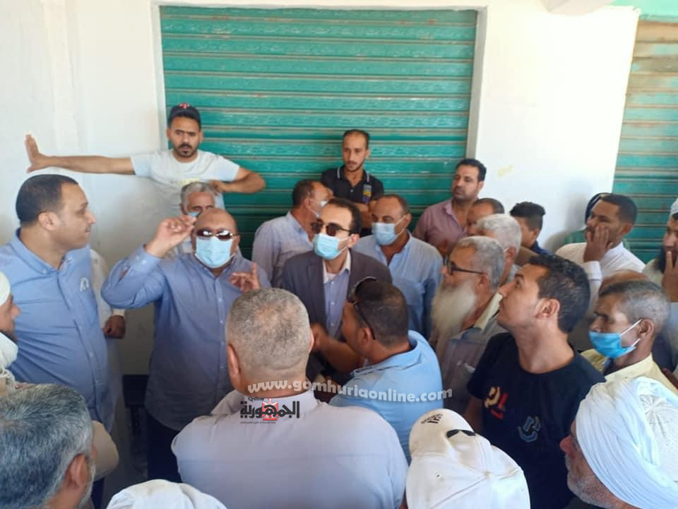 نائب محافظ الاسماعيلية ورئيس شركة مياه الشرب بمحافظات القناة يتابعان توصيل مياه الشرب والصرف الصحي بمركز ومدينة القنطرة غرب