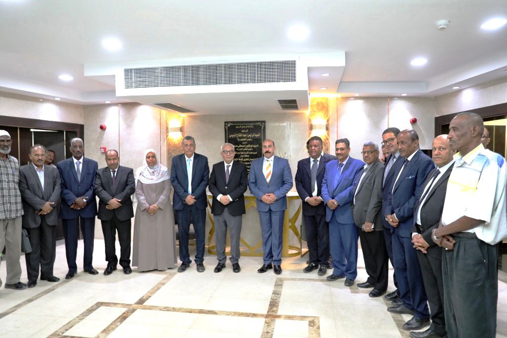حجازي يجتمع مع قيادات الإدارات التعليمية بأسوان 