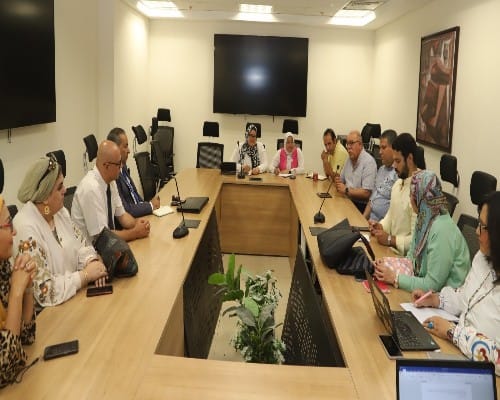     العمل تبحث مع شركاء إجتماعيين تطوير التدريب على 9 مهن