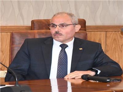 الدكتور ناصر مندور رئيس جامعة قناة السويس