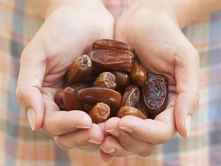 حكم صيام الإثنين والخميس بنيتَي النافلة والقضاء 