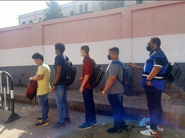 توافد طلاب الثانوية العامة