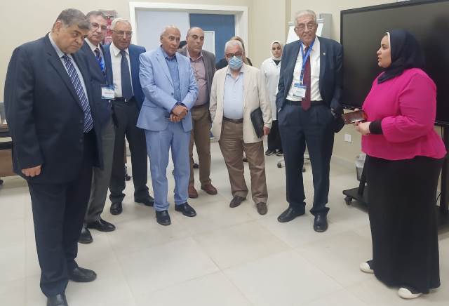 تفاصيل زيارة رئيس لجنة الصحة فى البرلمان لـ