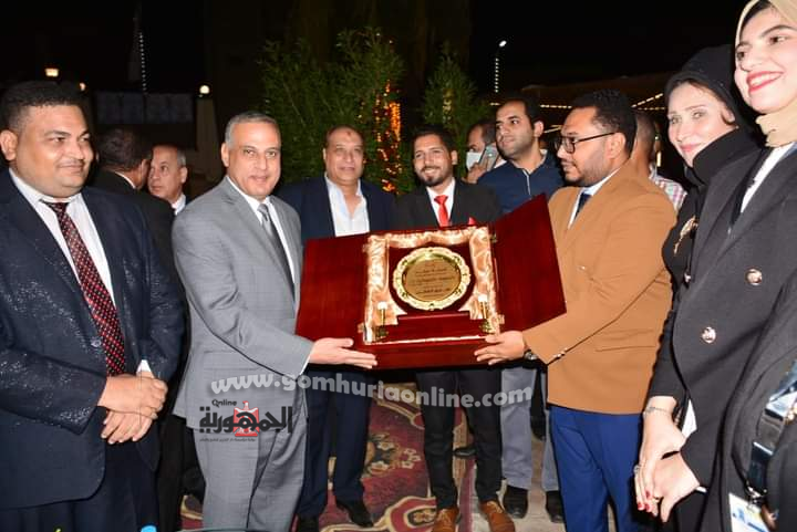 محافظ سوهاج يفتتح مهرجان ومعرض الحرف التراثية والمنتجات اليدوية بالمسرح الروماني..صور