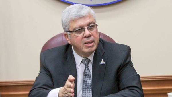 الدكتور محمد أيمن عاشور