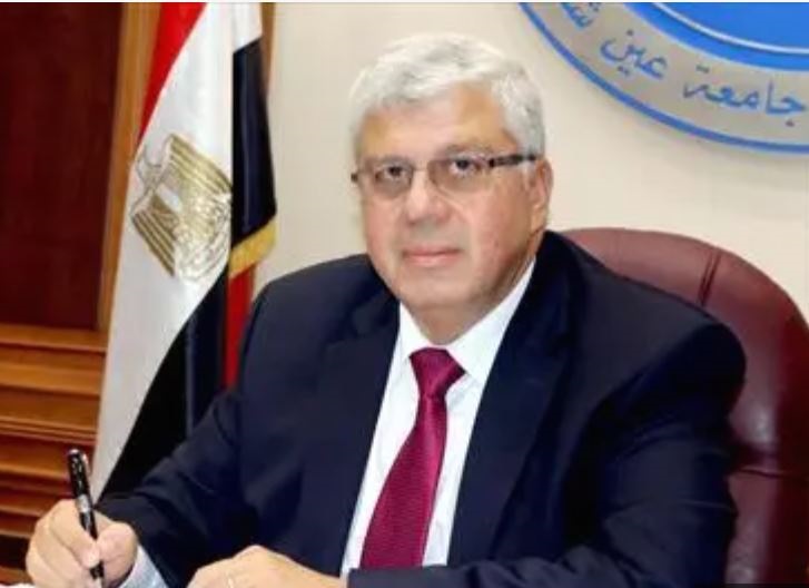 الدكتور ايمن عاشور