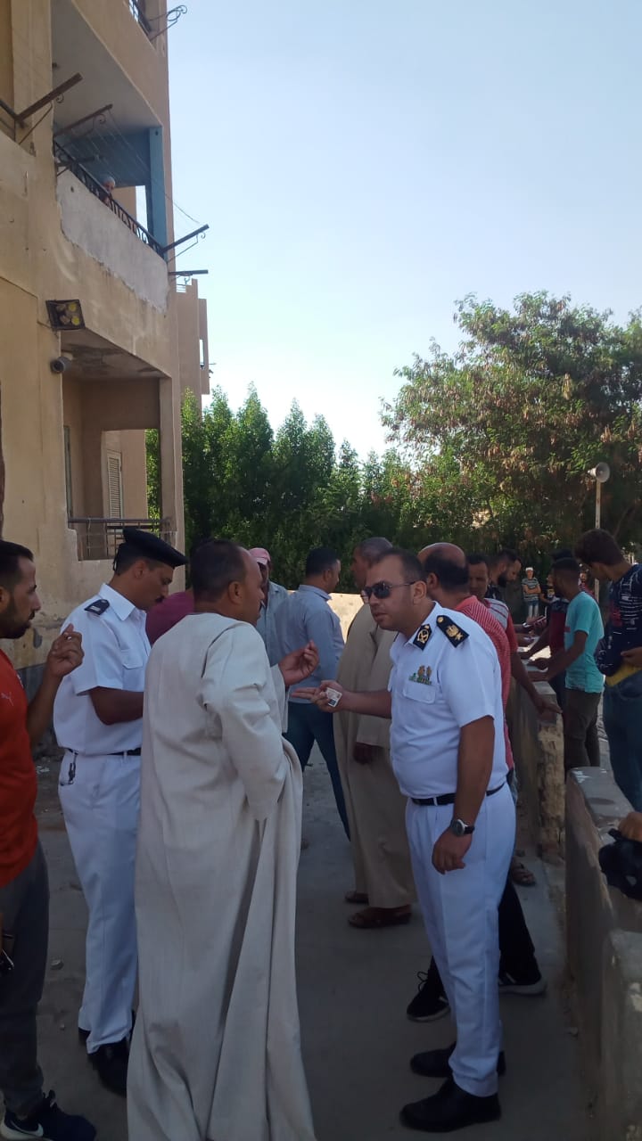 جهاز حدائق أكتوبر ينفذ 27 قرار غلق وتشميع لوحدات سكنية في ابني بيتك
