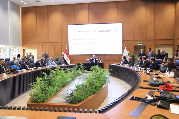 الدكتور ايمن عاشور