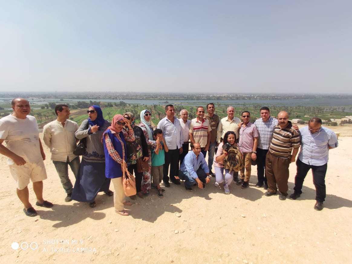 وفد نقابة الصحفيين يختتم زيارته للمنيا بتفقد مقابر بنى حسن والصحابة 