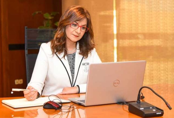 السفيرة نبيلة مكرم