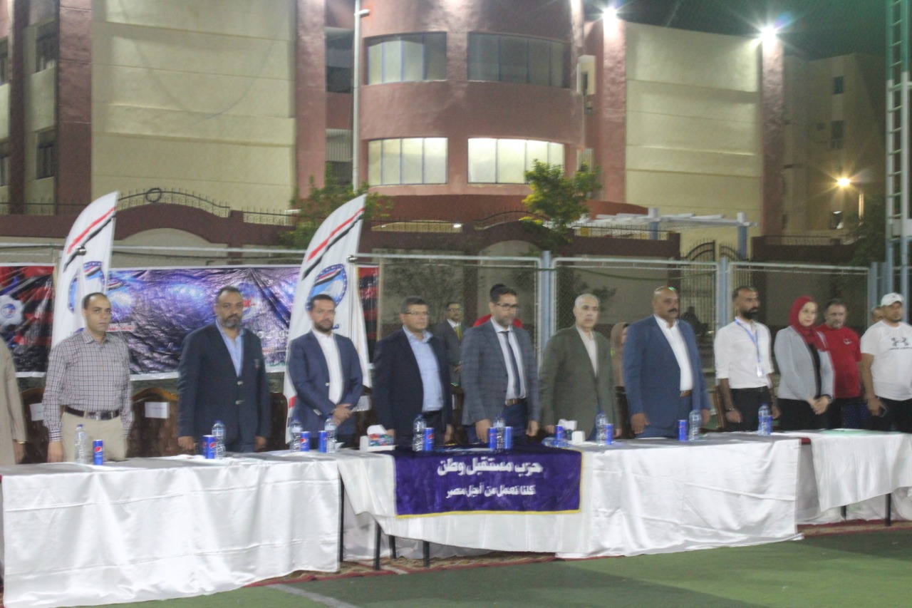 بحضور  