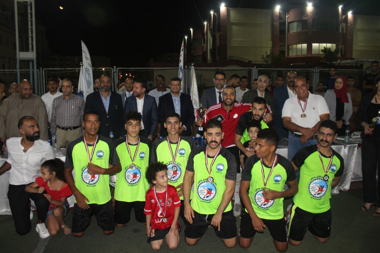 بحضور  