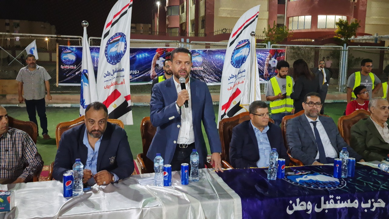 بحضور  