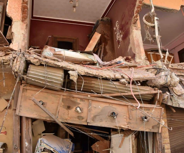 النيابة الإدارية تعاين موقع انهيار عقار العمرانية