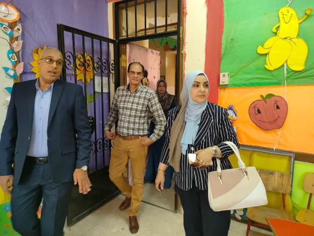 أسباب زيارة قيادات الإدارة التعليمية فى مدينة بدر إلى المدارس صور