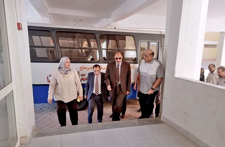 محافظ سوهاج يتفقد موسسة البنين