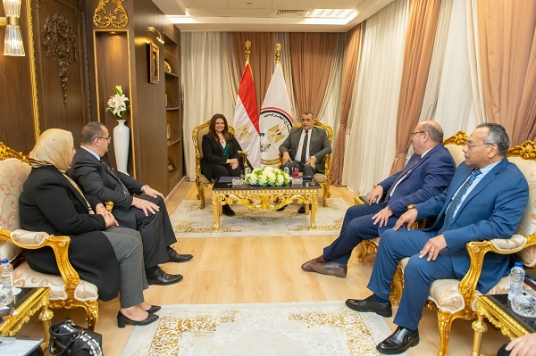 وزير الانتاج الحربي ووزيرة الهجرة