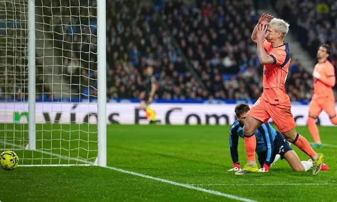 برشلونة يسقط أمام ريال سوسيداد بهدفين في الدوري الإسباني 