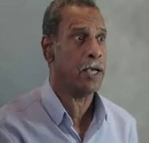 اليوم..عزاء الفنان الراحل محمود بشير من مسجد عبد الحمن الكواكبى 