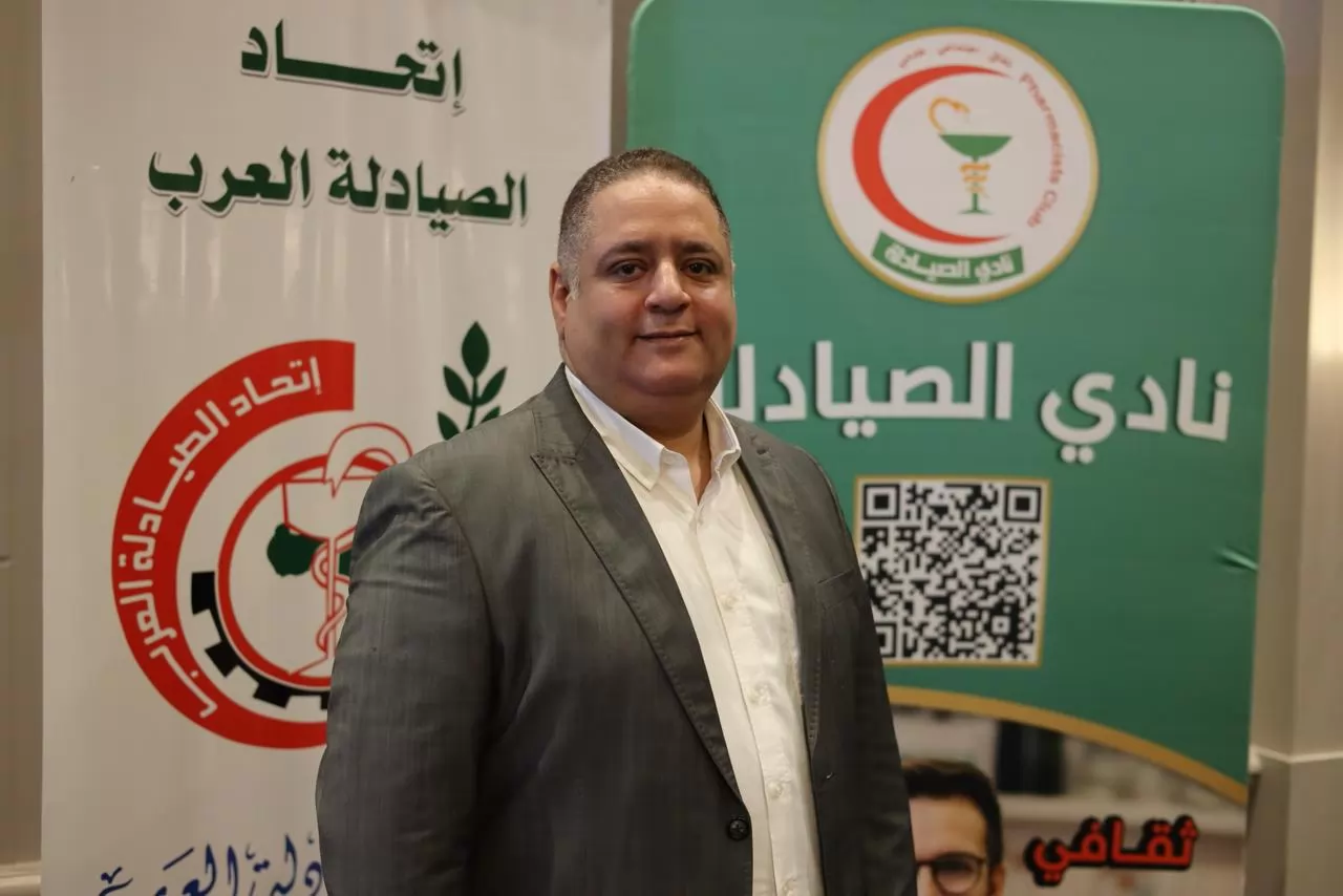 رئيس نادي الصيادلة: هناك خلط بين طبيعة عمل الصيدليات ومصانع الدواء 