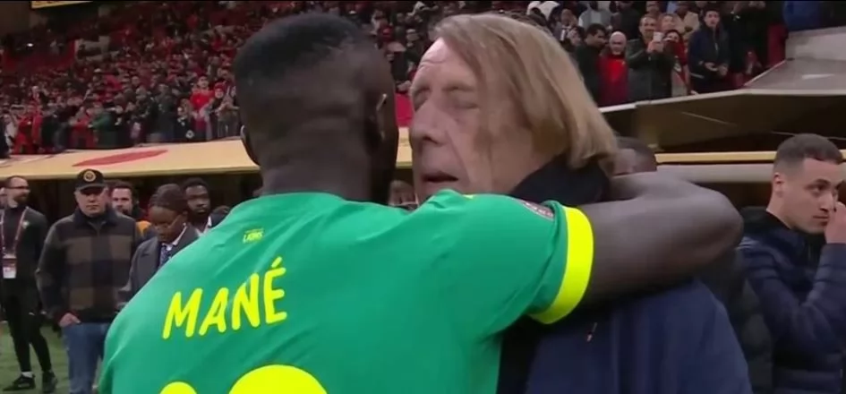 لوروا يكشف كواليس حديثه مع ماني بعد قرار الانسحاب أمام المغرب 