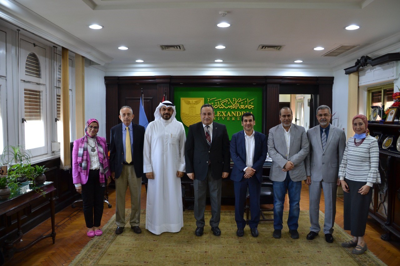 رئيس جامعة الاسكندرية يستقبل الملحق الثقافى الكويتى بلاسكندرية لبحث سبل التعاون بين الجانبين  