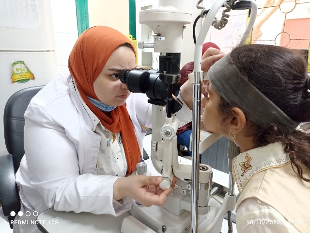 بالصور .. قافلة طبية من جامعة المنيا لـقرية «شارونة» بمغاغة