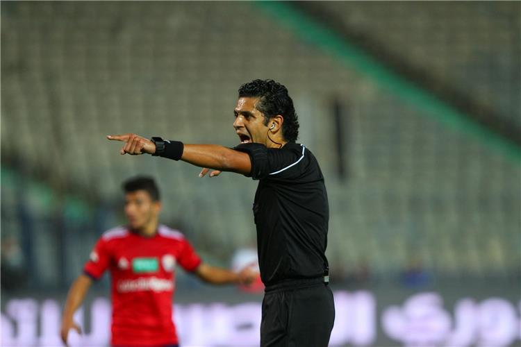 الحكم احمد الغندور