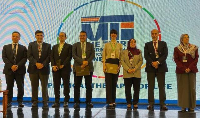 جامعة بدر تفوز بالمركز الـ3 بمؤتمر العلاج الطبيعى مدى الحياة.. صور