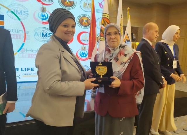 جامعة بدر تفوز بالمركز الـ3 بمؤتمر العلاج الطبيعى مدى الحياة.. صور