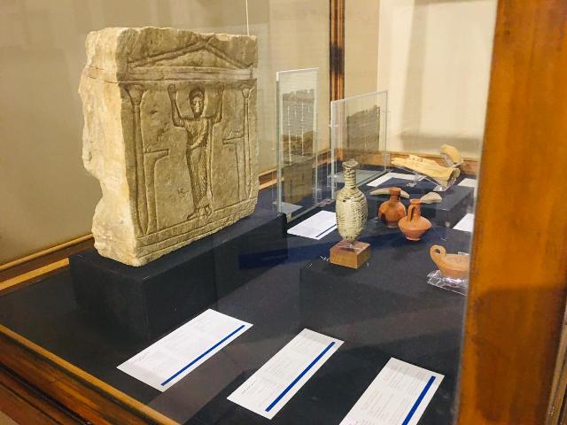 وزير الآثار والسفير الفرنسي يفتتحان معرضا للحفائر الفرنسية في مصر