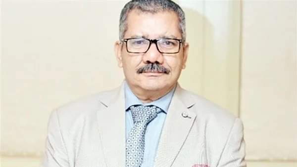  الشاعر محمد الشحات