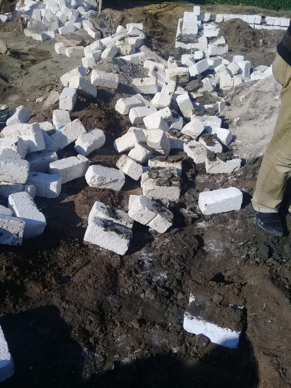 إزالة تعديات علي 2009 متر مربع في3 مراكز بالبحيرة.صور