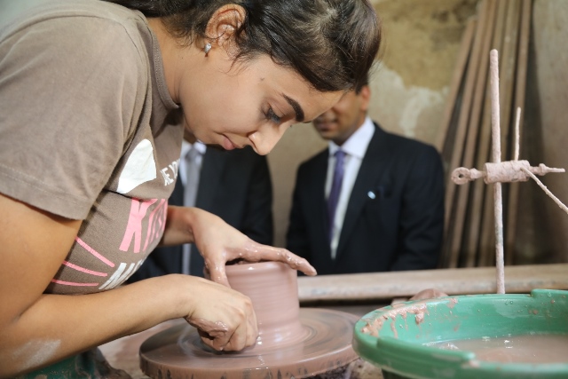 قنا عاصمة الحرف التقليدية.. فخار وخزف ونحت على الخشب.. بالصور