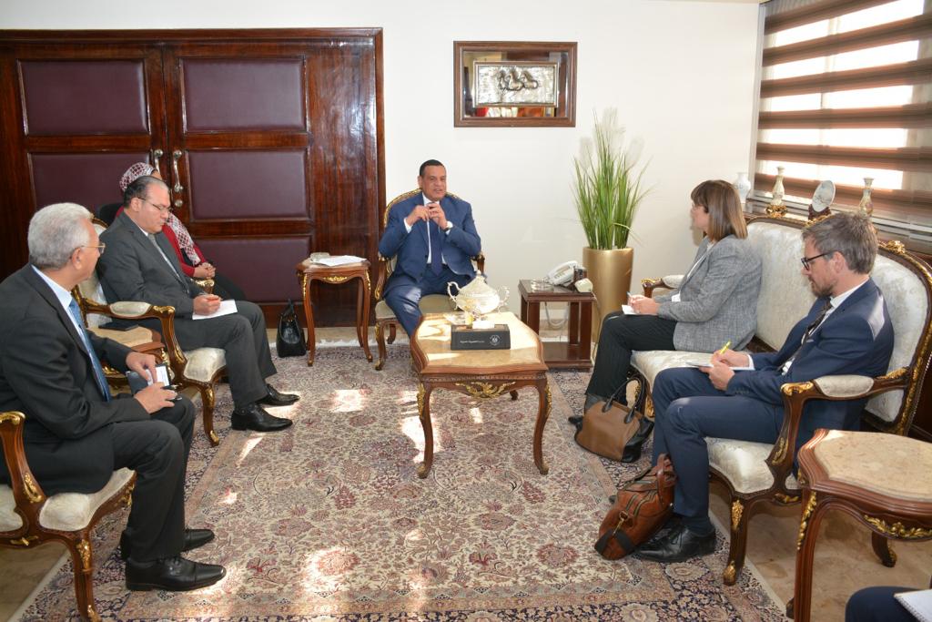 اللواء هشام أمنة وزير التنمية المحلية والسيدة إيلينا بانوفا المنسق المقيم للأمم المتحدة فى مصر