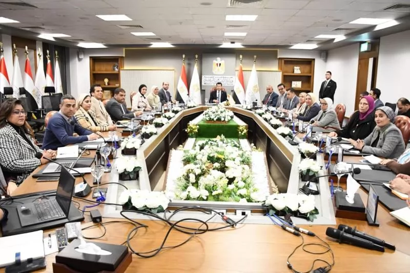 وزير الرياضة يضع اللمسات الأخيرة لمشروع تحويل مراكز الشباب لمراكز مجتمعية 