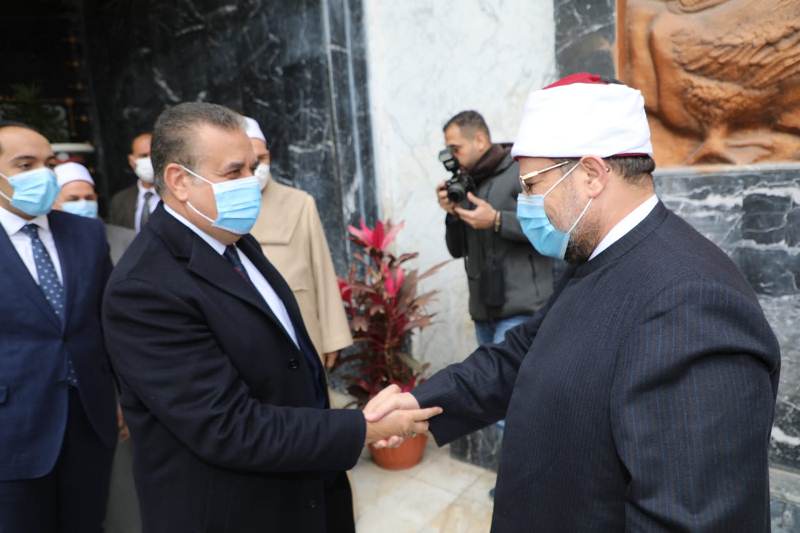 محـافظ المنوفية يستقبل وزير الأوقاف بمكتبه على هامش إفتتاح مسجد عصمت السادات .صور