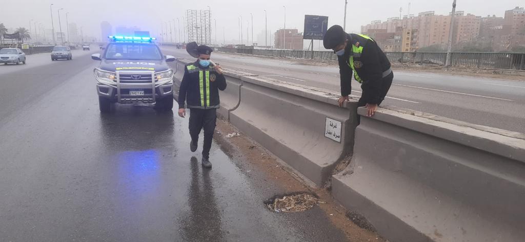 المرور يدفع بسيارات إغاثة ويخصص خط ساخن لمواجهة الطقس السىء