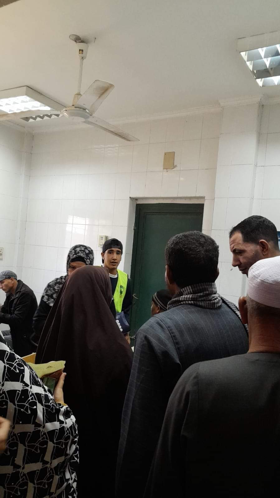 الكشف علي ٤٢٥ حالة في قافلتين طبيتين لمستقبل وطن ببني مزار
